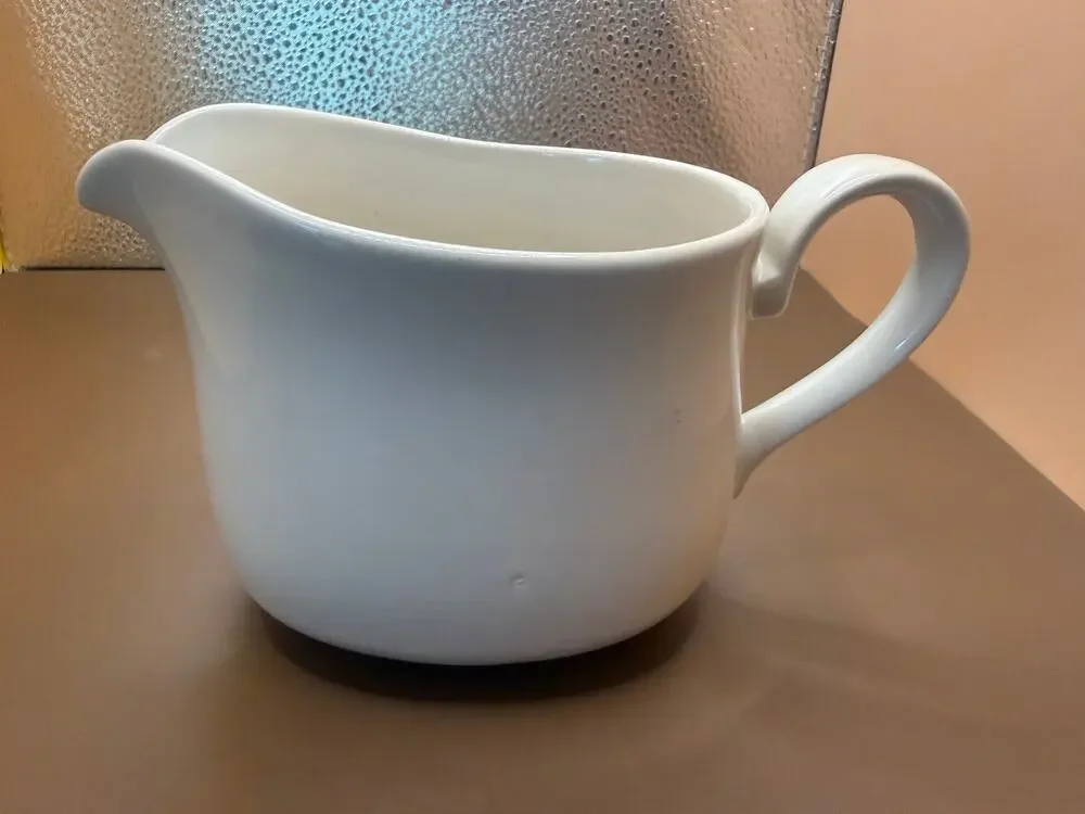Vintage Corning Ware White Gravy Boat Creamer Sauce Pitcher 81-TY D1